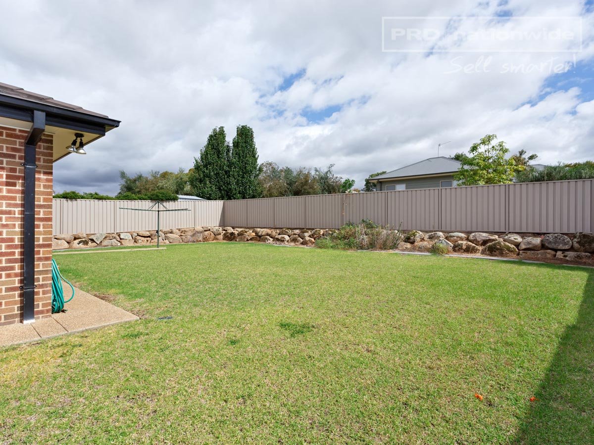 68 Stirling Boulevard TATTON 12