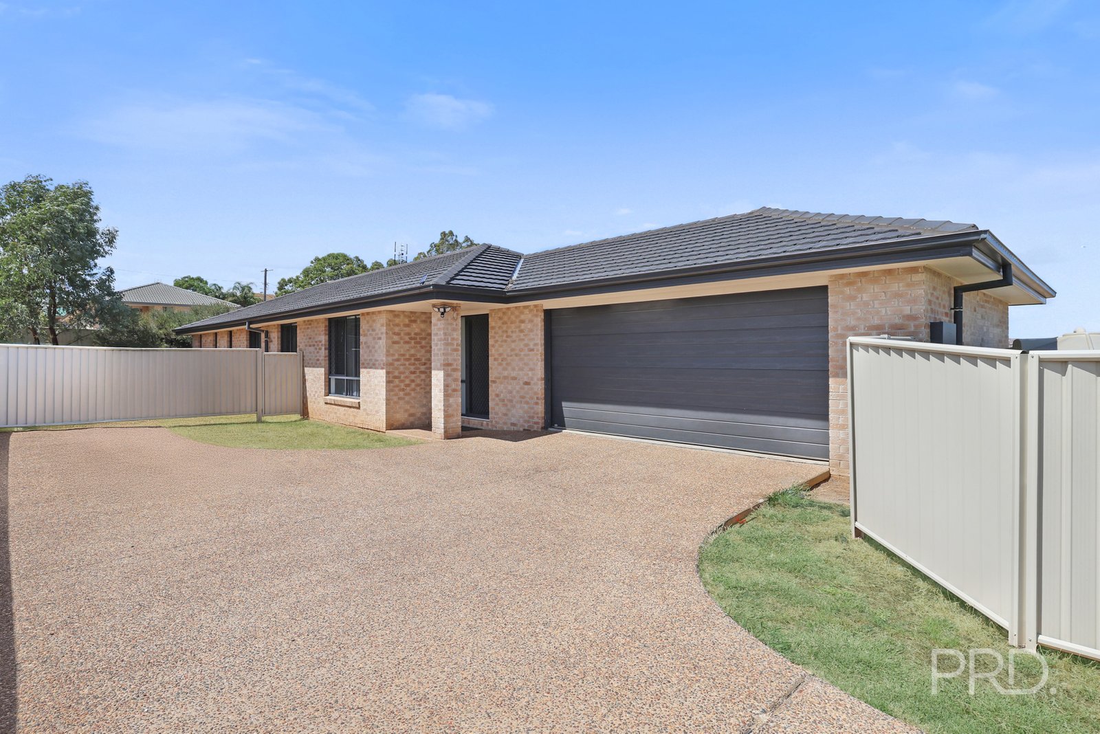 68 Tulipwood Crescent TAMWORTH 1