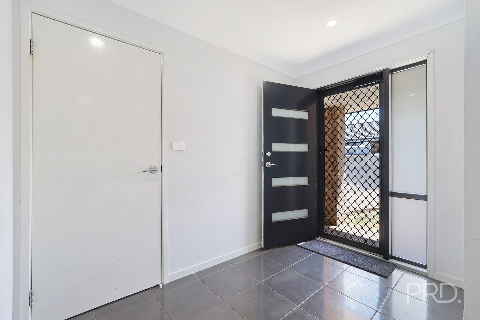 68 Tulipwood Crescent TAMWORTH 2