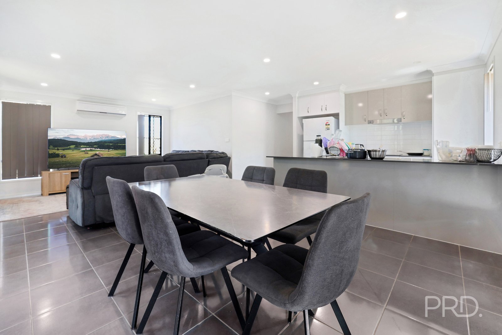 68 Tulipwood Crescent TAMWORTH 5