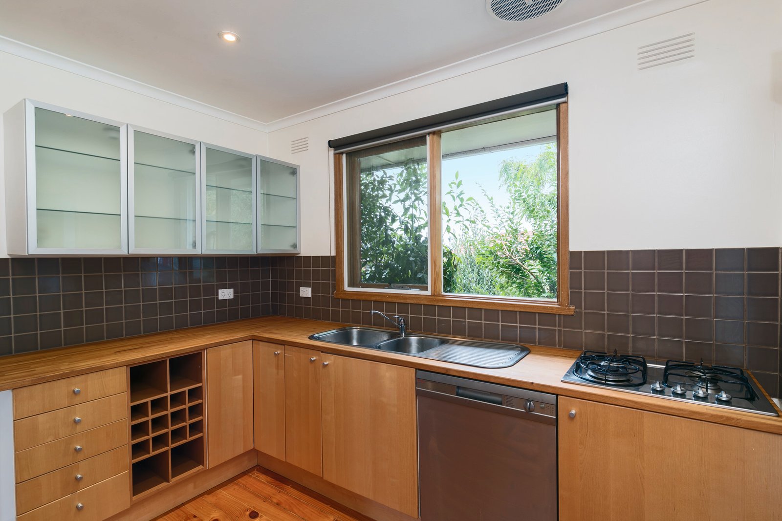 Gallery: 6/80 Warrigal Road