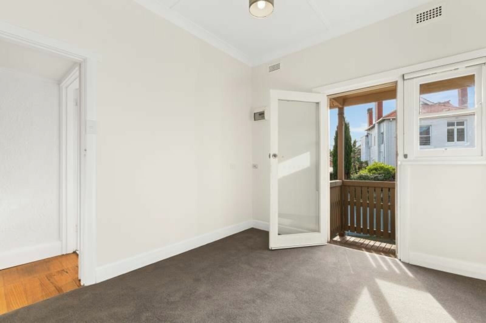 Gallery: 6/81 Barkly Street