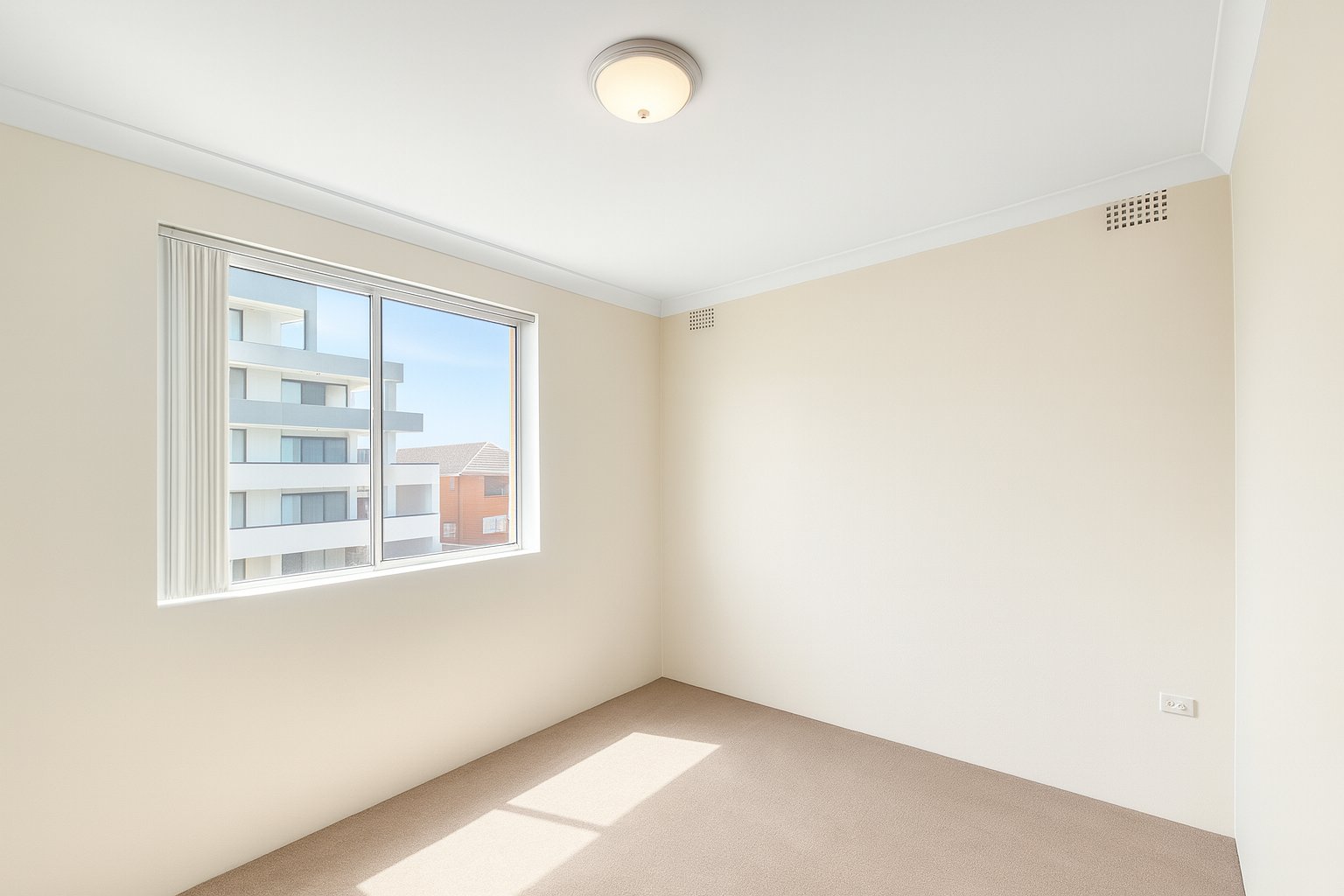 6/81 Castlereagh Street LIVERPOOL 4