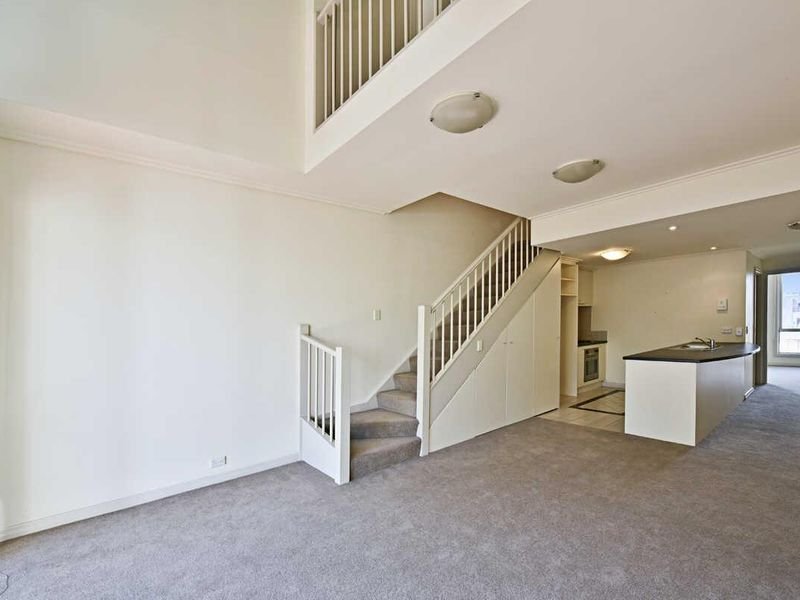 Gallery: 68/108 Greville Street