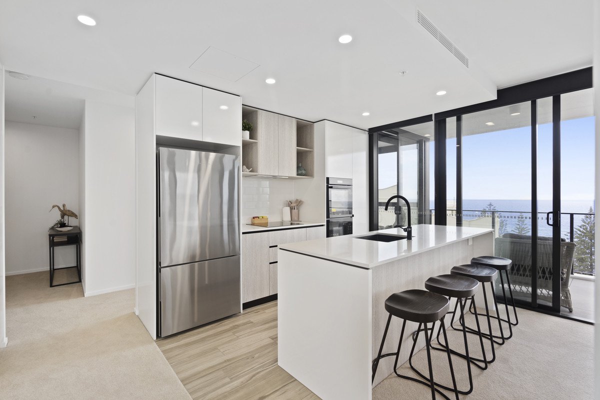 68/1969-1971 Gold Coast Highway Burleigh Heads 3