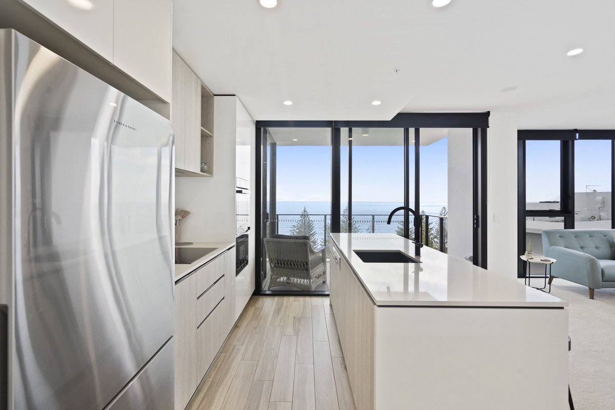 68/1969-1971 Gold Coast Highway Burleigh Heads 4