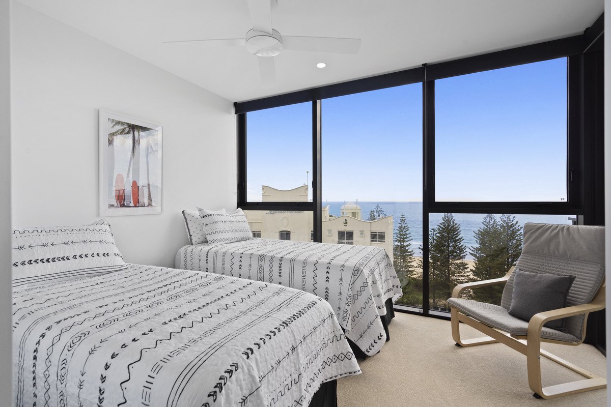 68/1969-1971 Gold Coast Highway Burleigh Heads 11