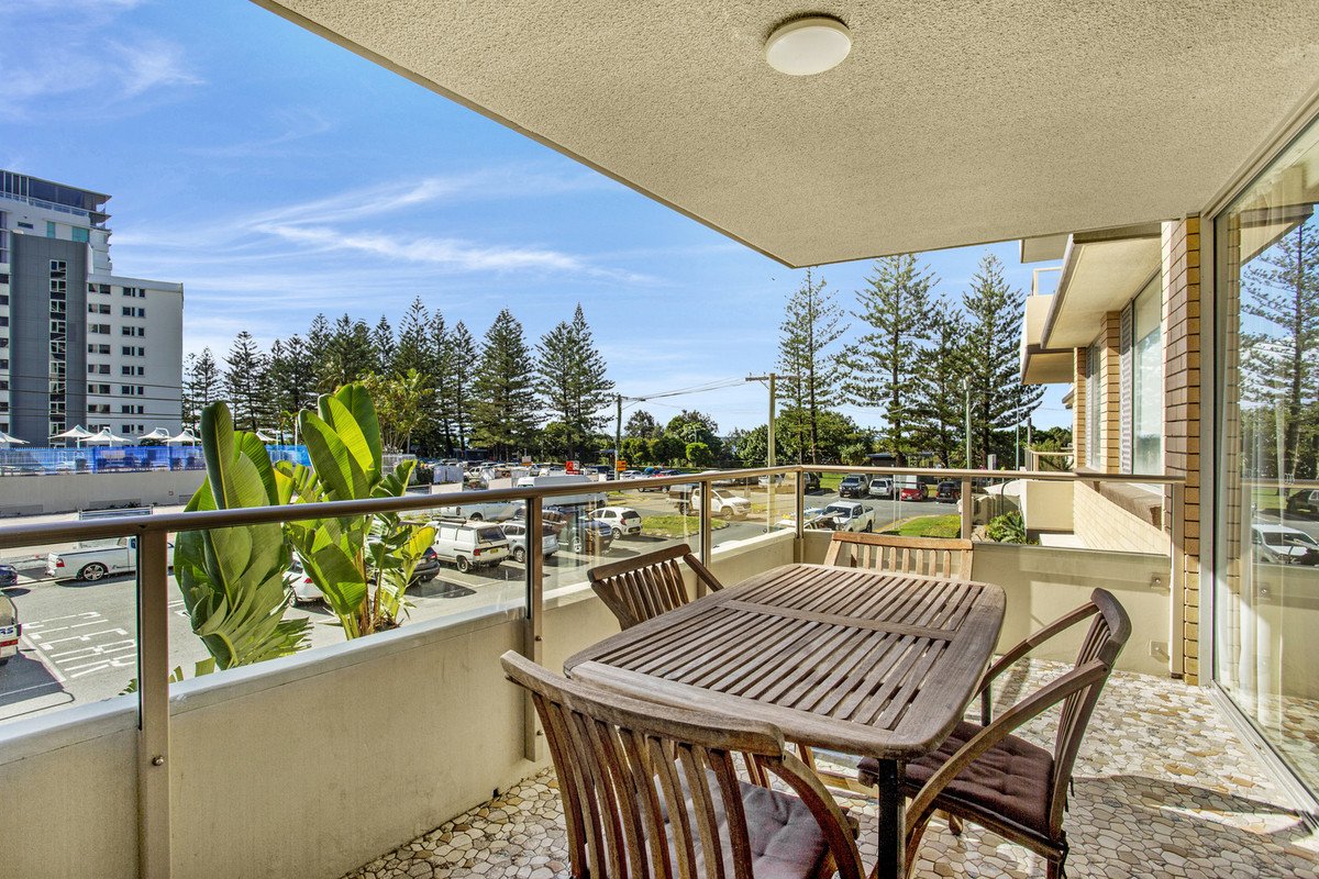 6/82 The Esplanade Burleigh Heads 1