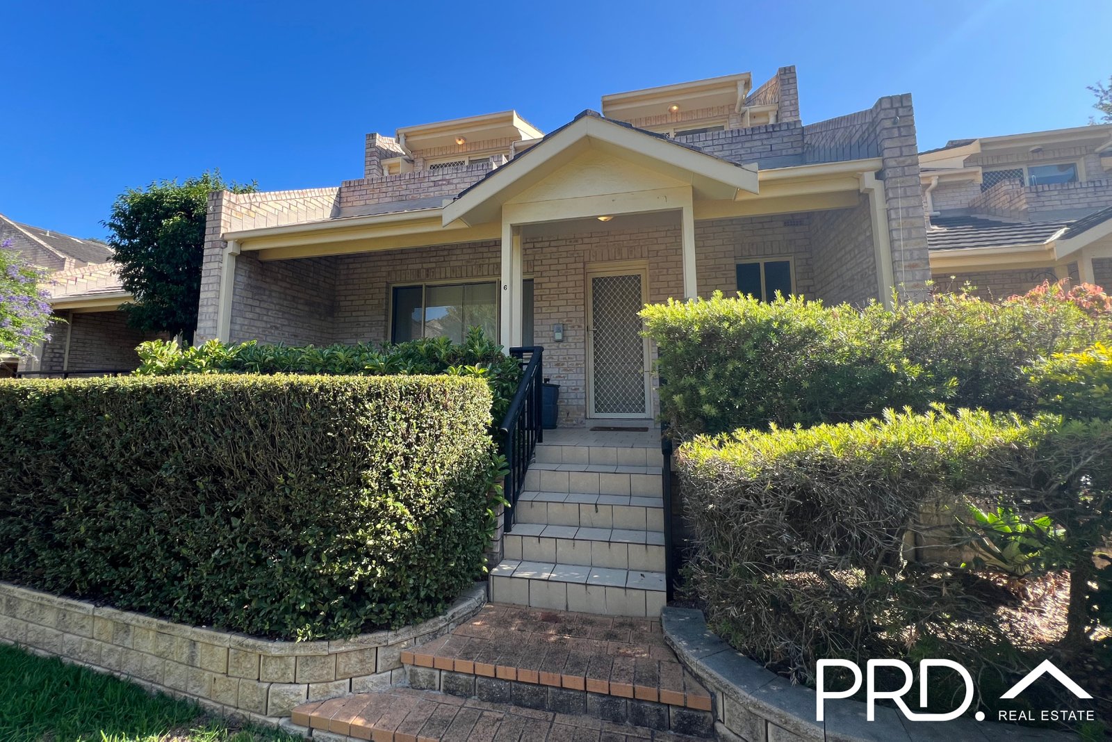 6/837 Henry Lawson Drive PICNIC POINT 1