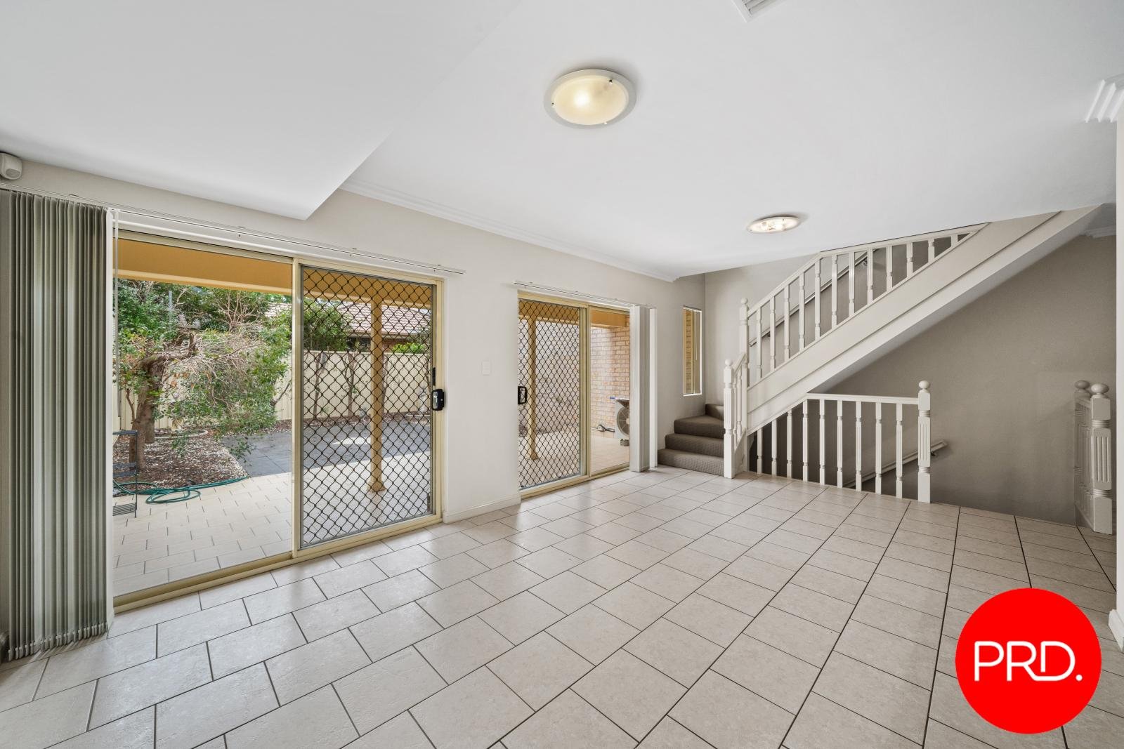 6/837 Henry Lawson Drive PICNIC POINT 1