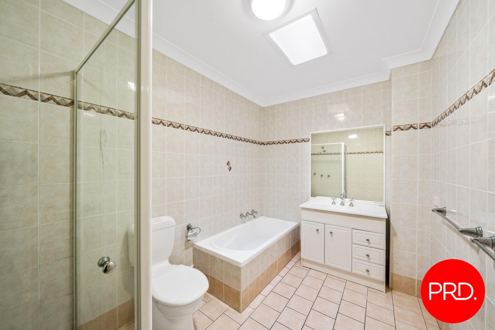 6/837 Henry Lawson Drive PICNIC POINT 4