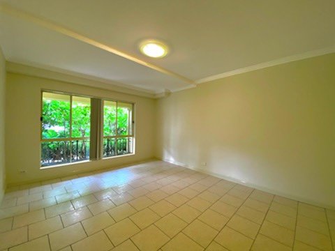 6/837 Henry Lawson Drive PICNIC POINT 8