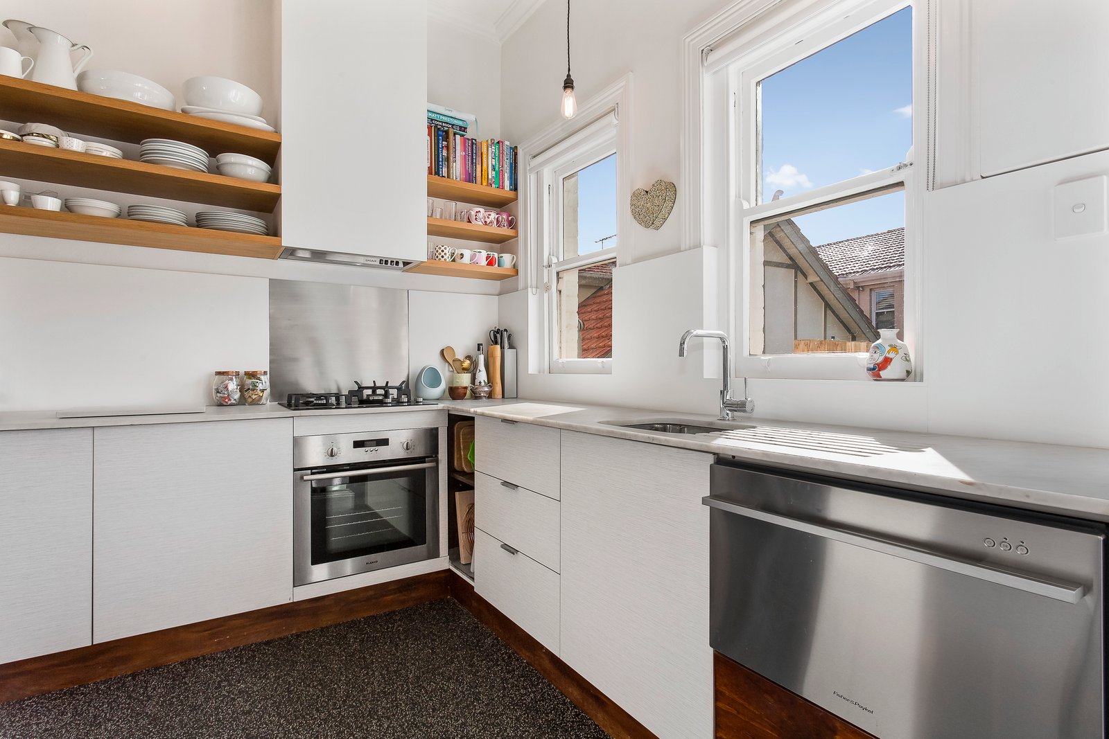 Gallery: 6/84-86 Dickens Street