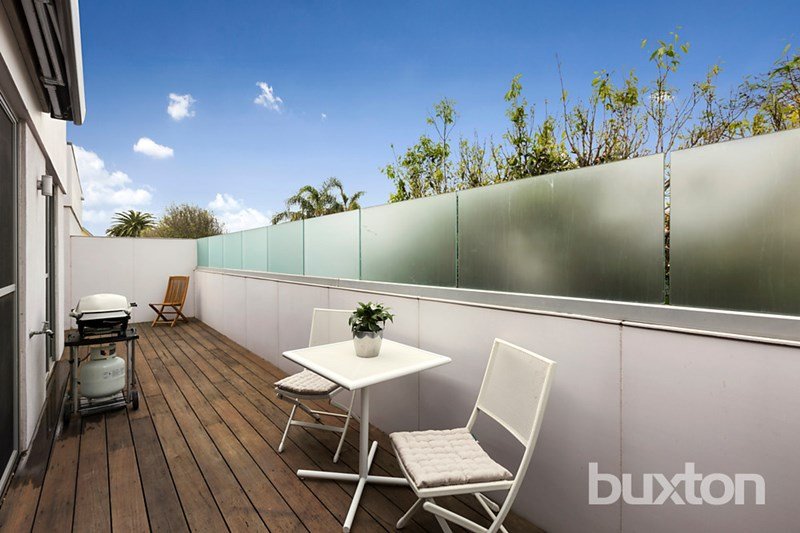 Gallery: 6/86 Beach Road