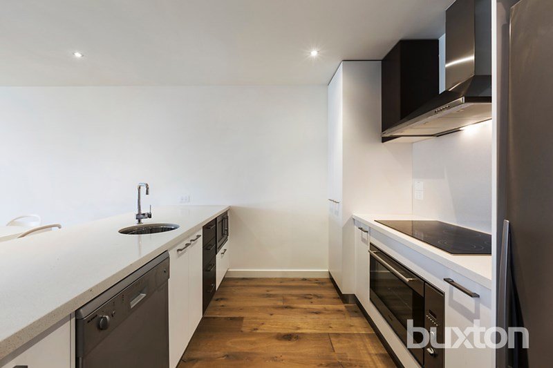 Gallery: 6/86 Beach Road