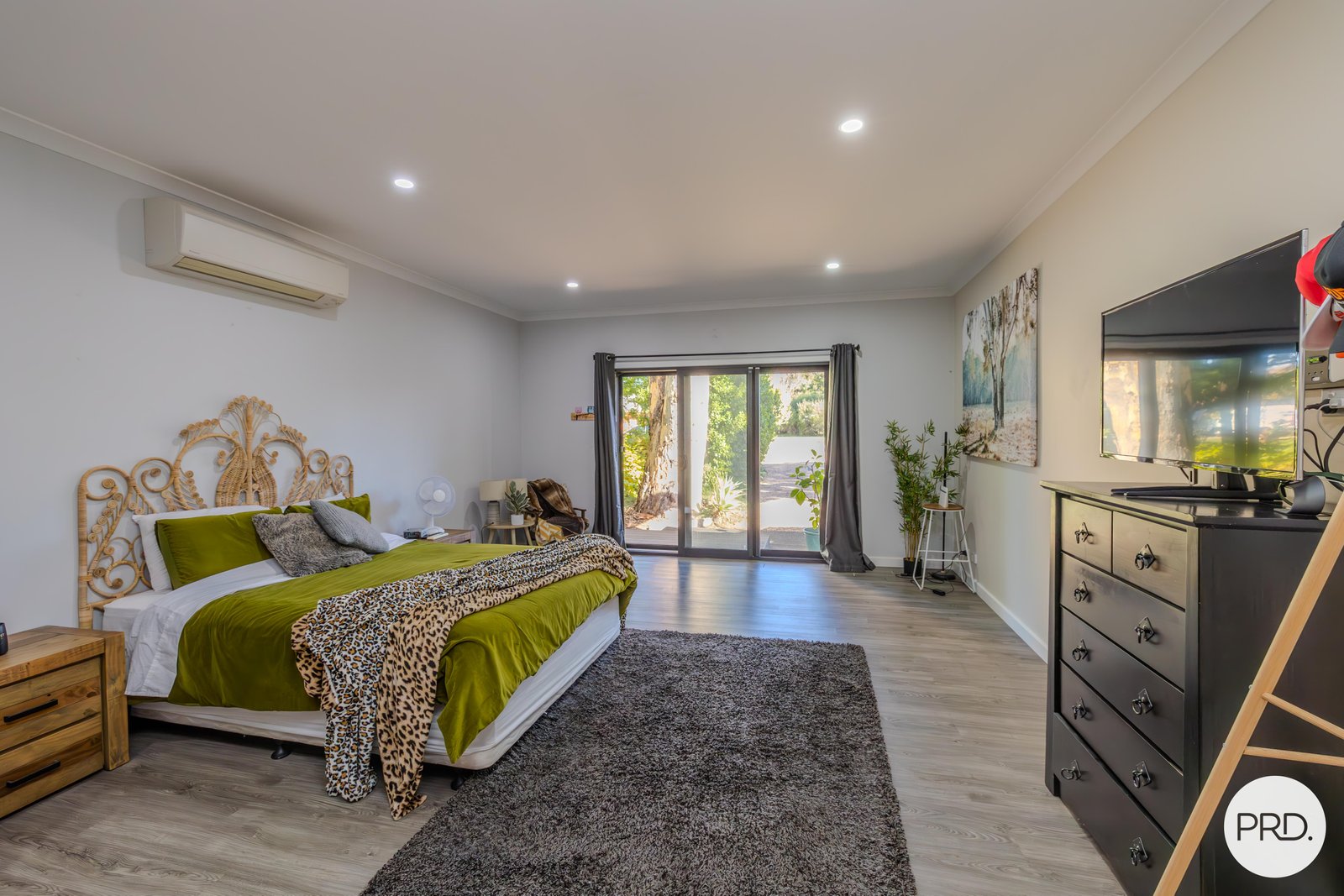 687 Cureton Avenue NICHOLS POINT 27