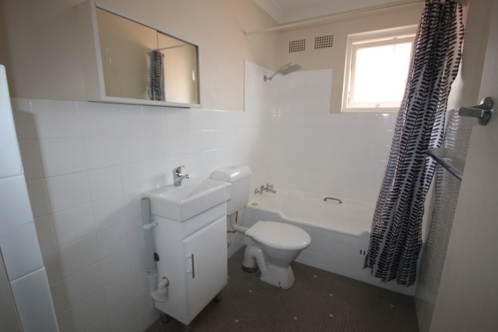 6/87 Newington Road MARRICKVILLE 3