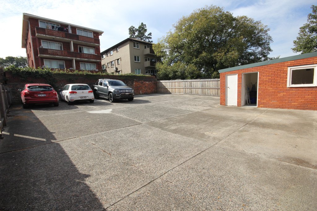 6/87 Newington Road MARRICKVILLE 9