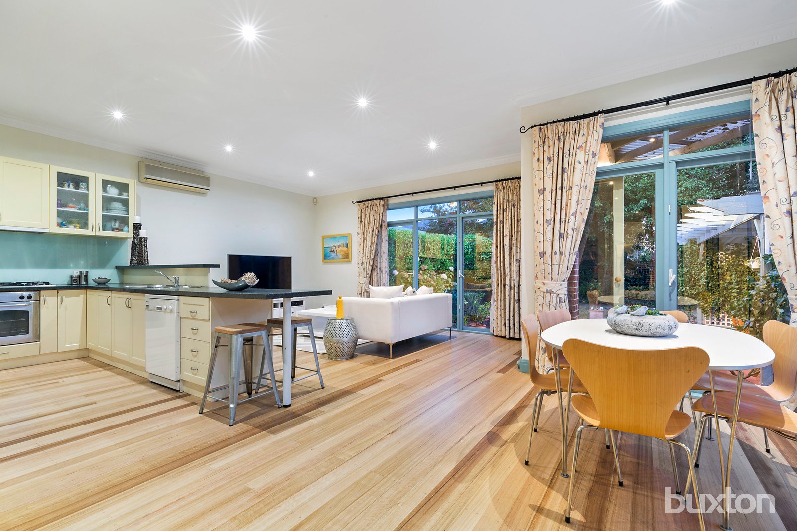 Gallery: 688 North Road
