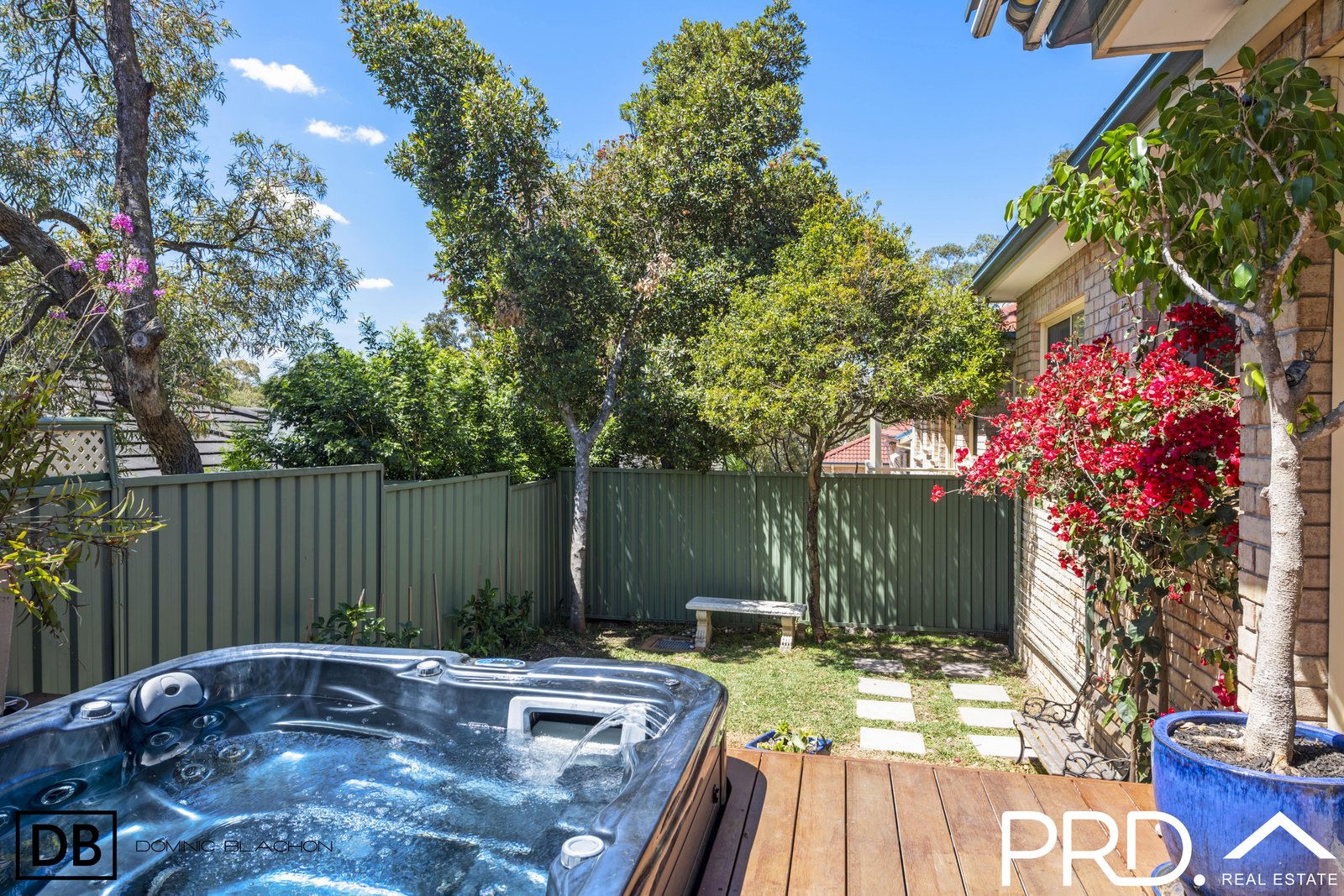 6/883 Henry Lawson Drive PICNIC POINT 8
