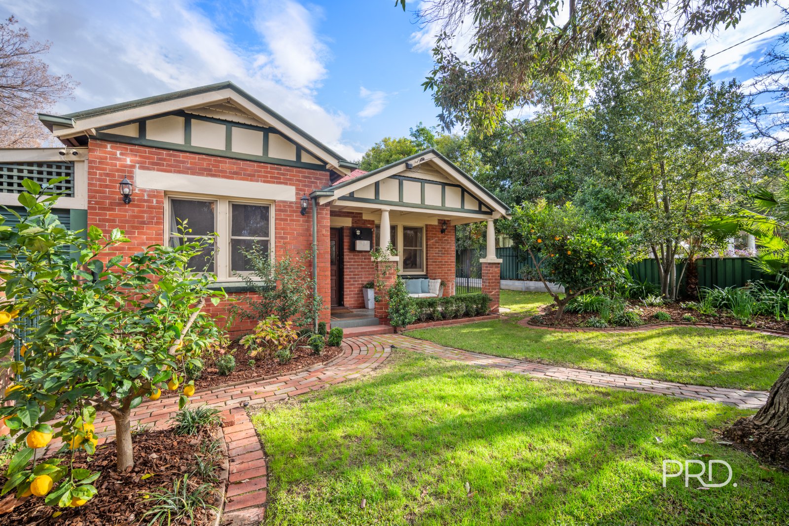 689 Pemberton Street ALBURY 3