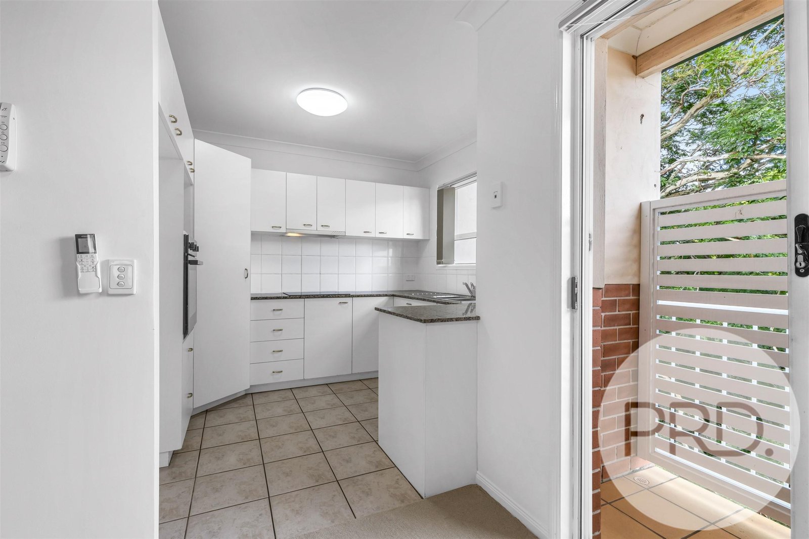 6/89 Riverton Street CLAYFIELD 9