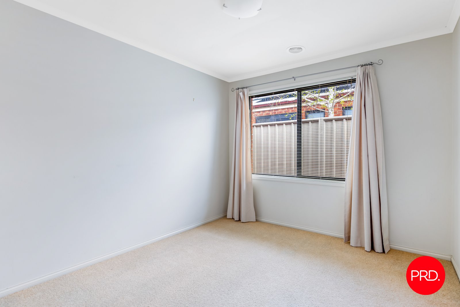 69 Arthurs Cresent  STRATHFIELDSAYE 10