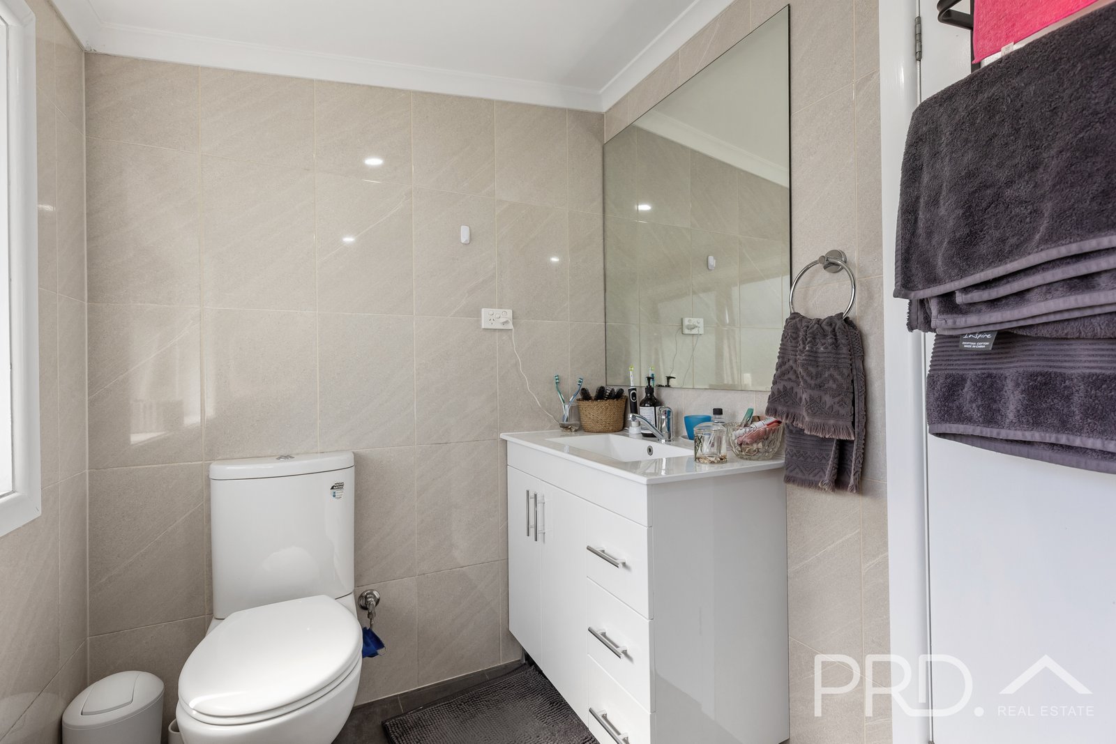 69 Blowering Road TUMUT 6