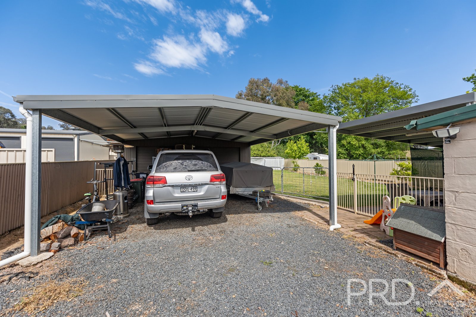 69 Blowering Road TUMUT 15
