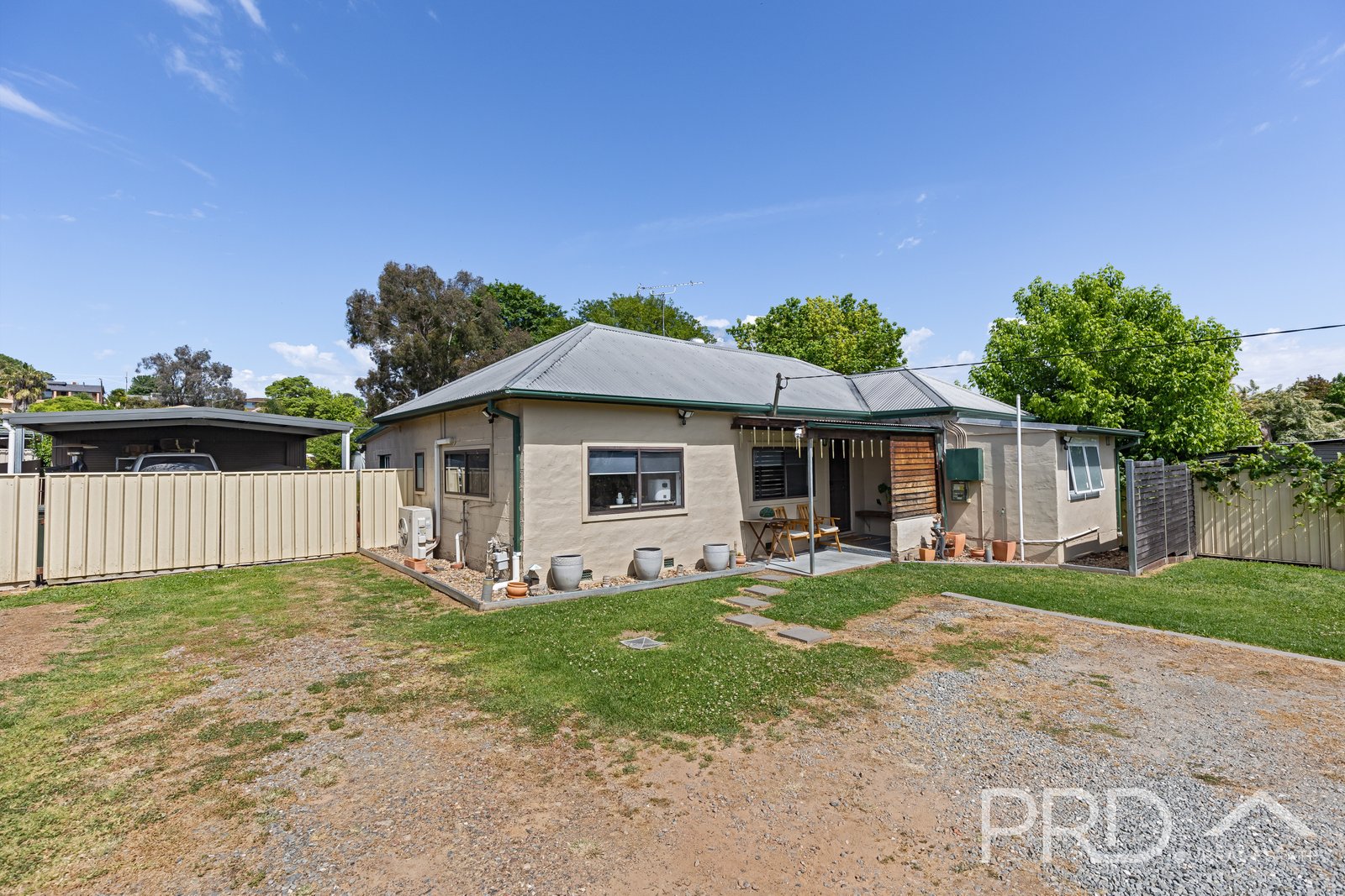 69 Blowering Road TUMUT 16