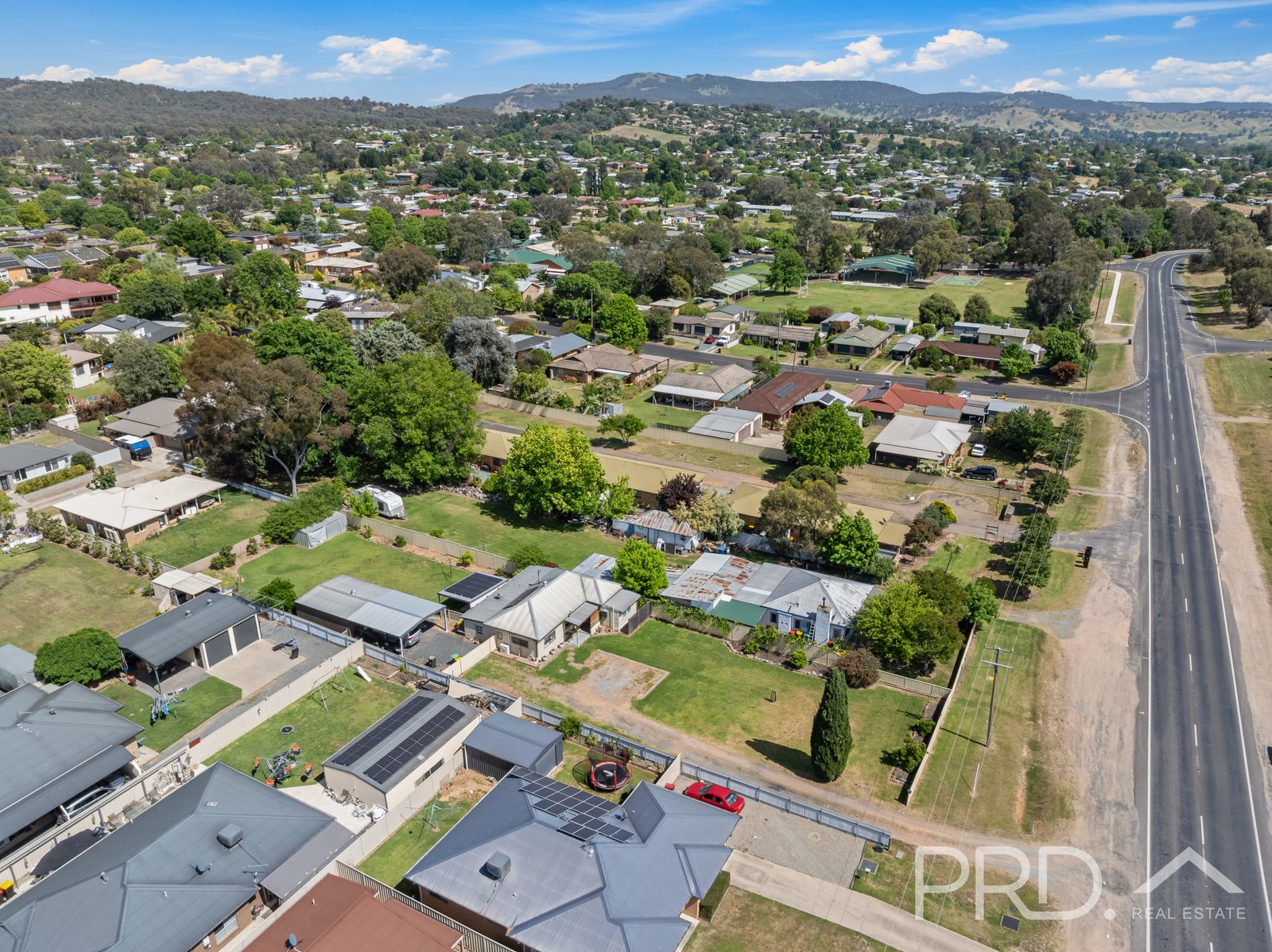 69 Blowering Road TUMUT 18