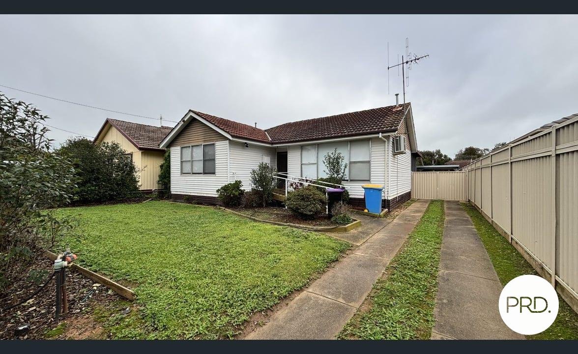 69 Carr Crescent MOOROOPNA 1
