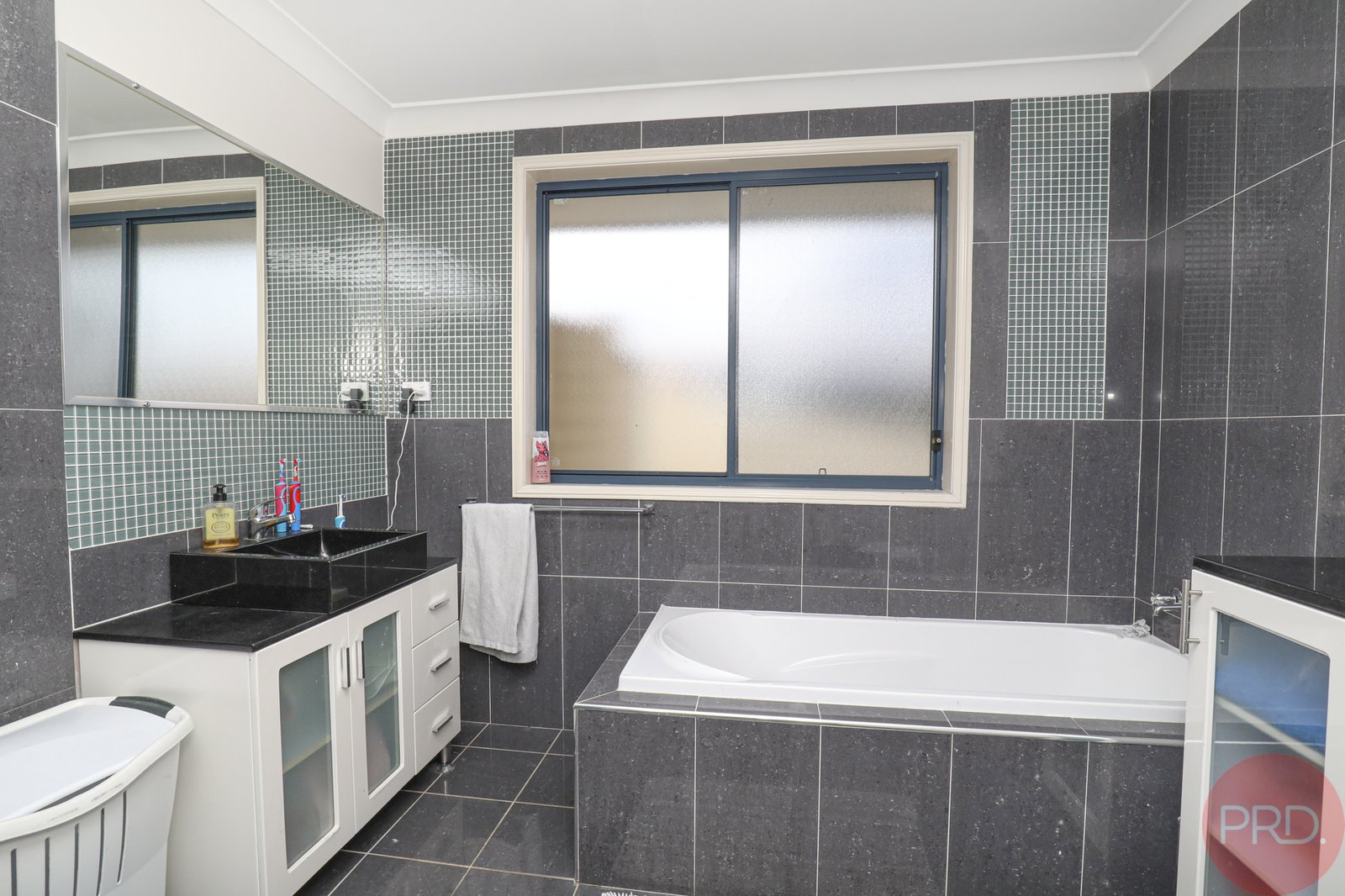 69 Clayton Crescent RUTHERFORD 15