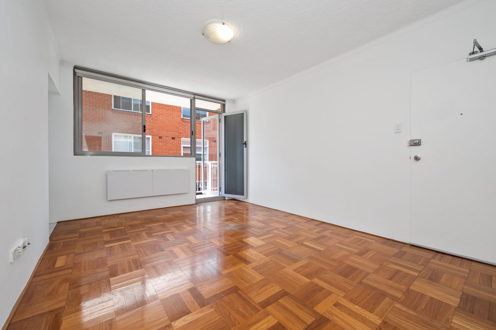 6/9 Flack Avenue HILLSDALE 8