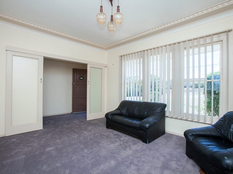 69 Flinders Street EAST MAITLAND 4