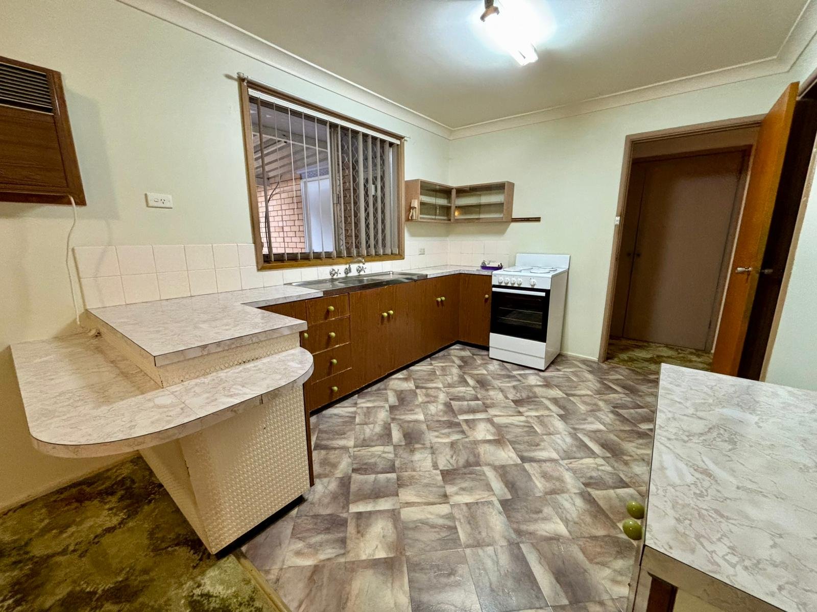 69 Garden Street SOUTH TAMWORTH 2
