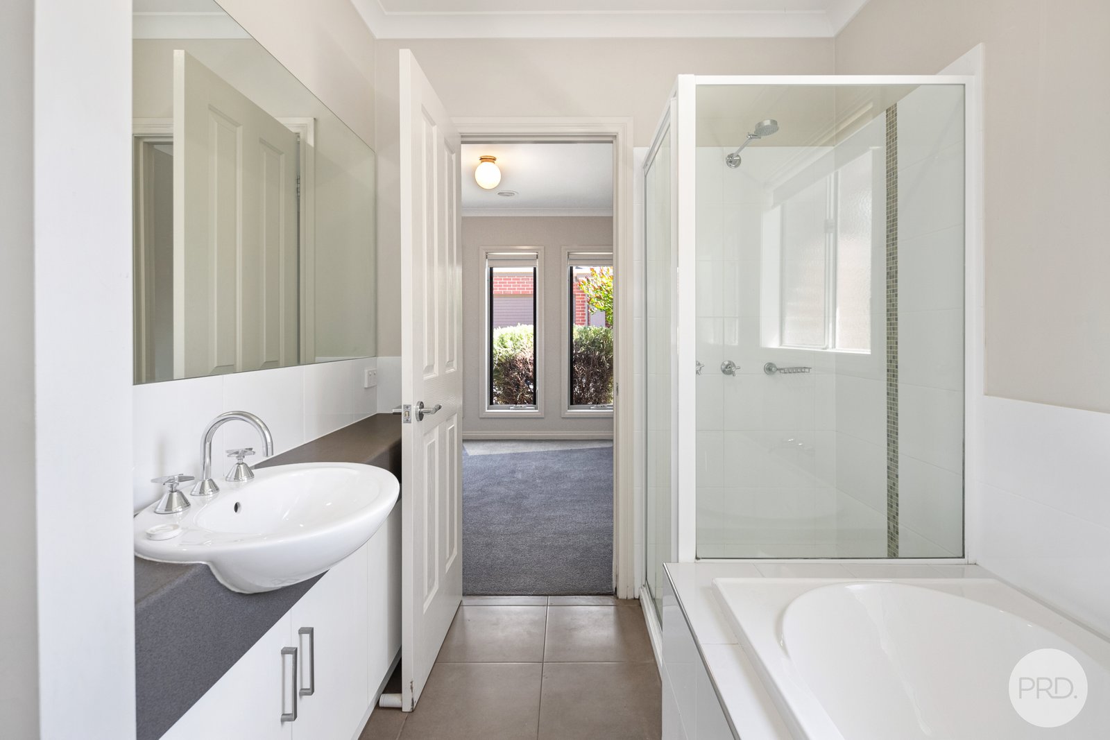 6/9 Horwood Drive CANADIAN 4