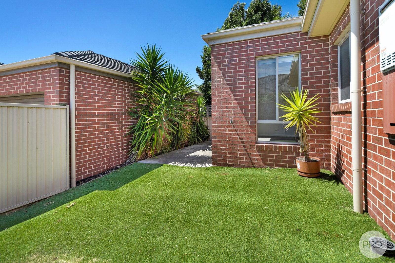 6/9 Horwood Drive CANADIAN 10