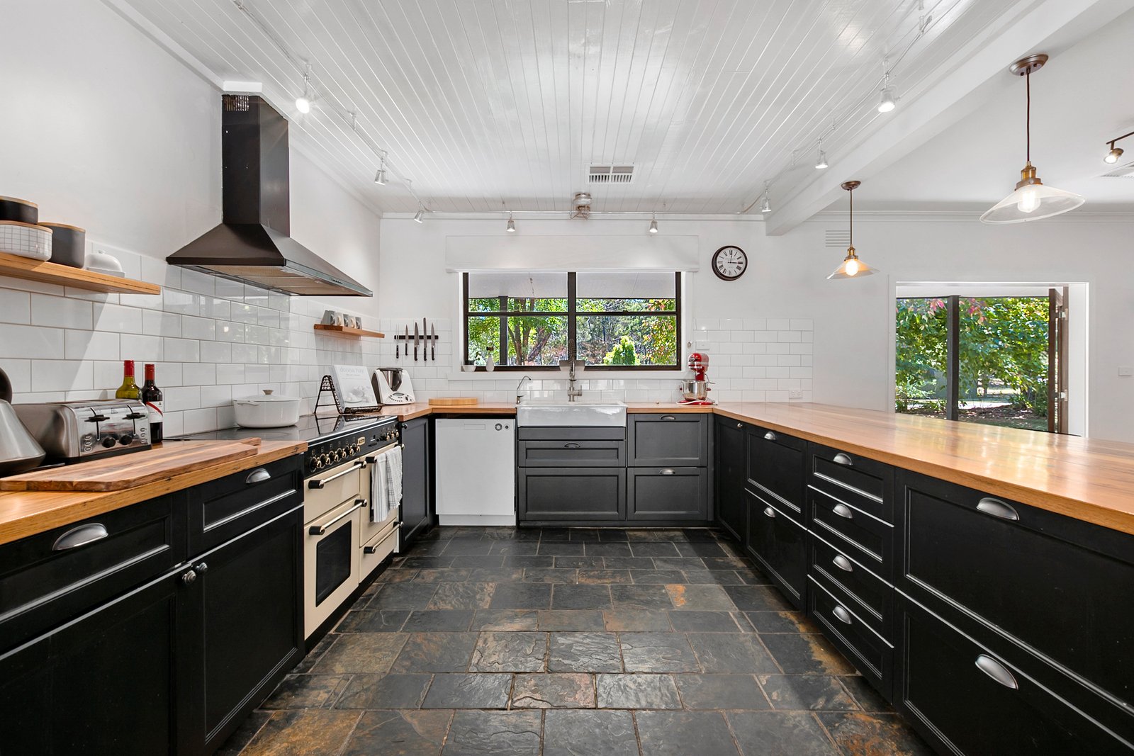 Real Estate and Property in 69 Island Farm Road, Woodend, VIC