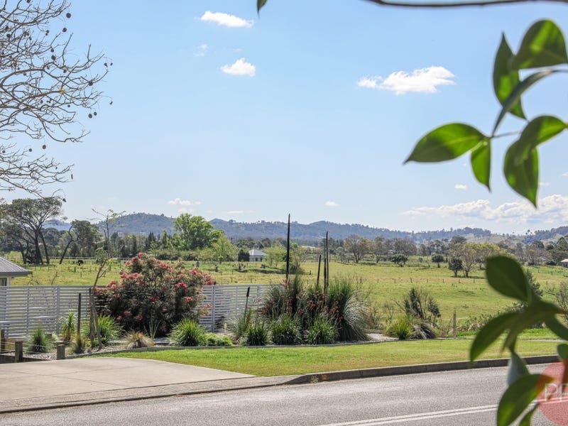 69 Kensington Road BOLWARRA 4