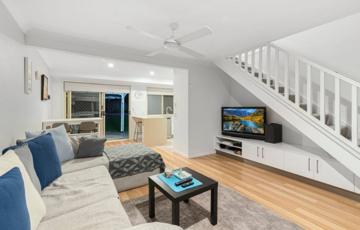 6/9 Kingia Court Burleigh Heads 4