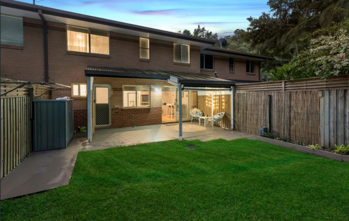 6/9 Kingia Court Burleigh Heads 5