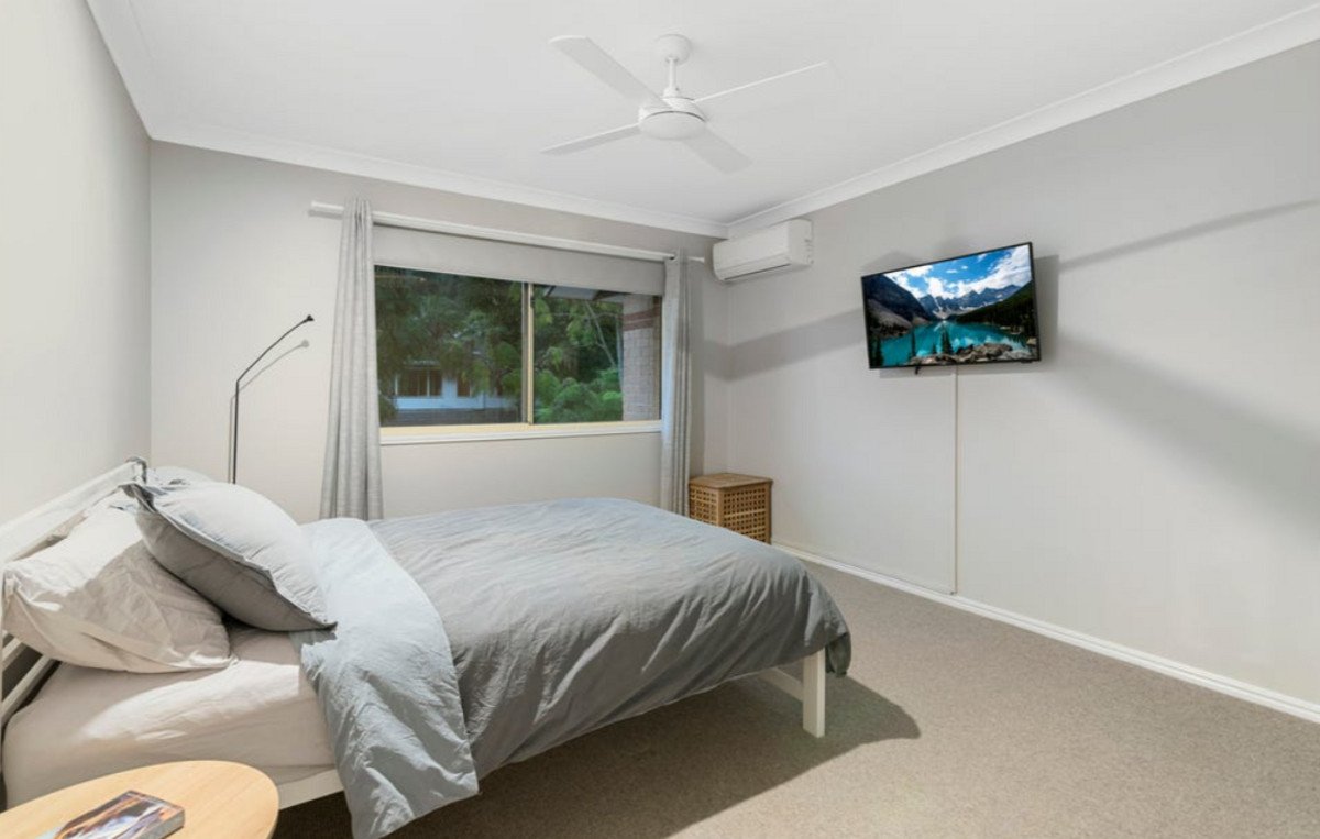 6/9 Kingia Court Burleigh Heads 9