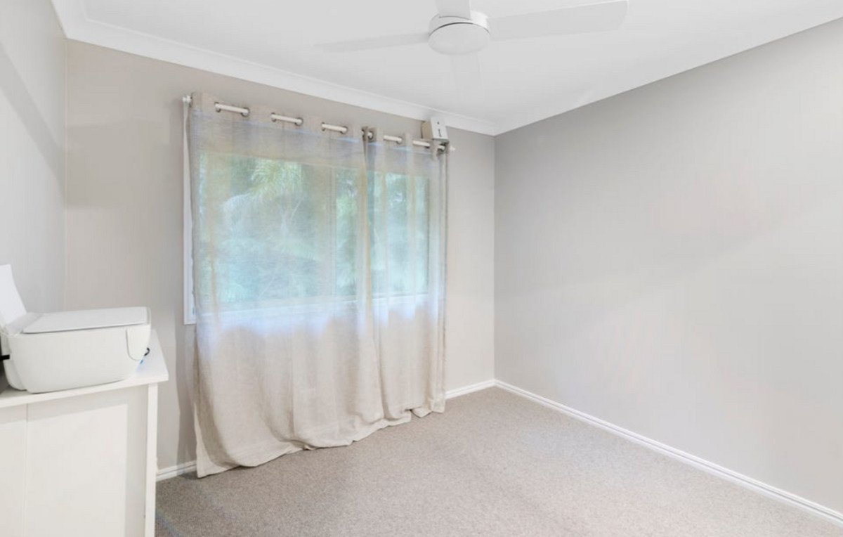 6/9 Kingia Court Burleigh Heads 11