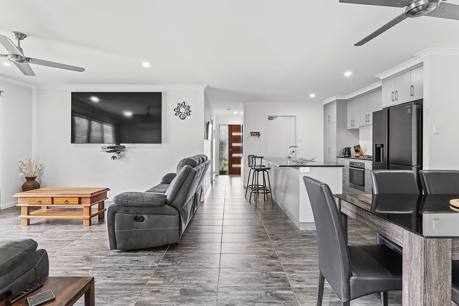 69 Macarthur Drive CANNONVALE 8