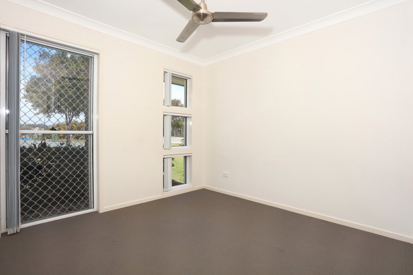 69 Orlando Drive COOMERA 11