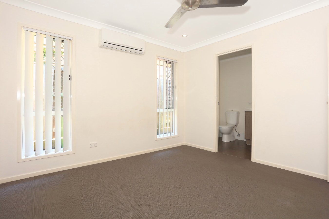 69 Orlando Drive COOMERA 9