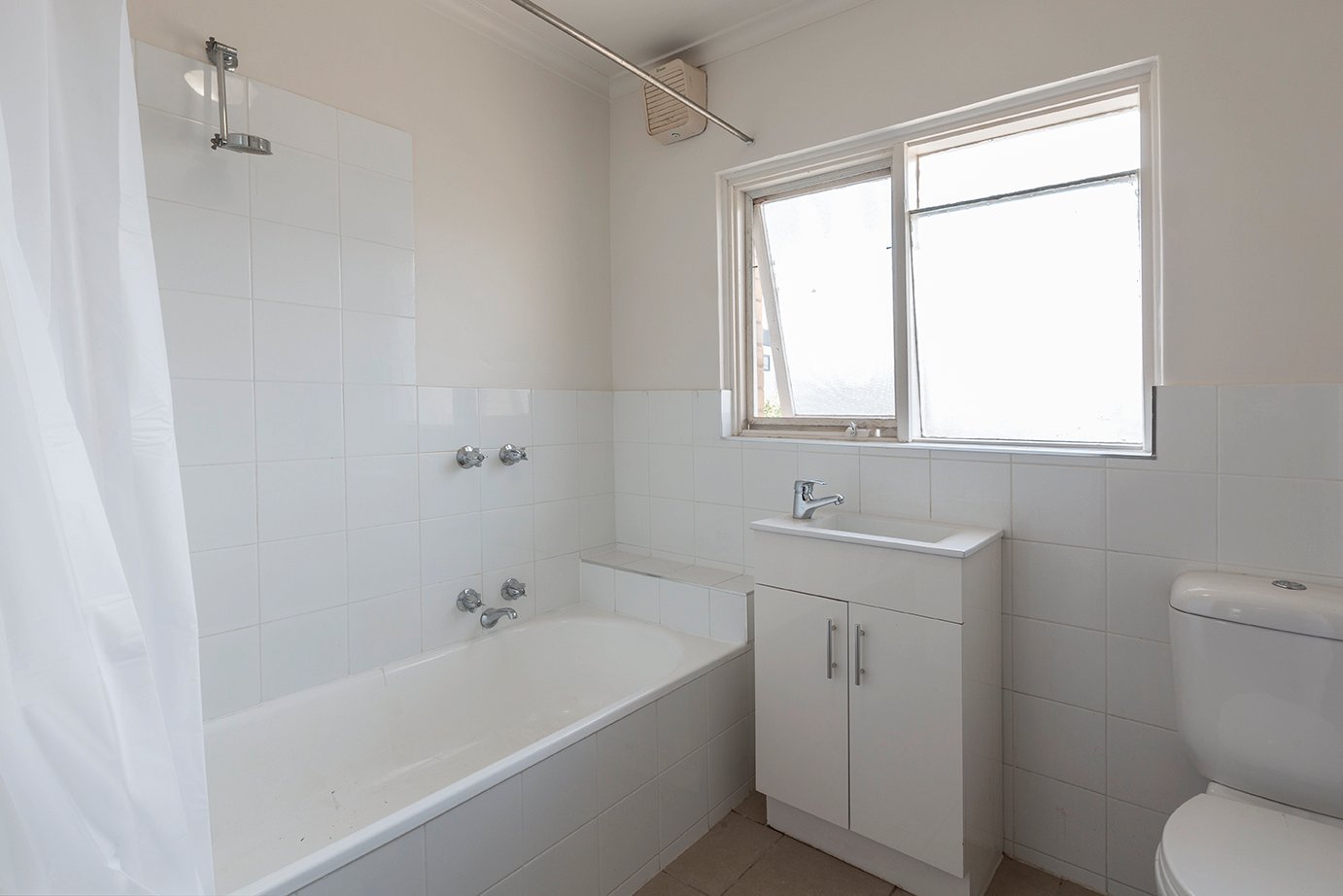 Real Estate and Property in 6/9 Parton Court, Carnegie, VIC