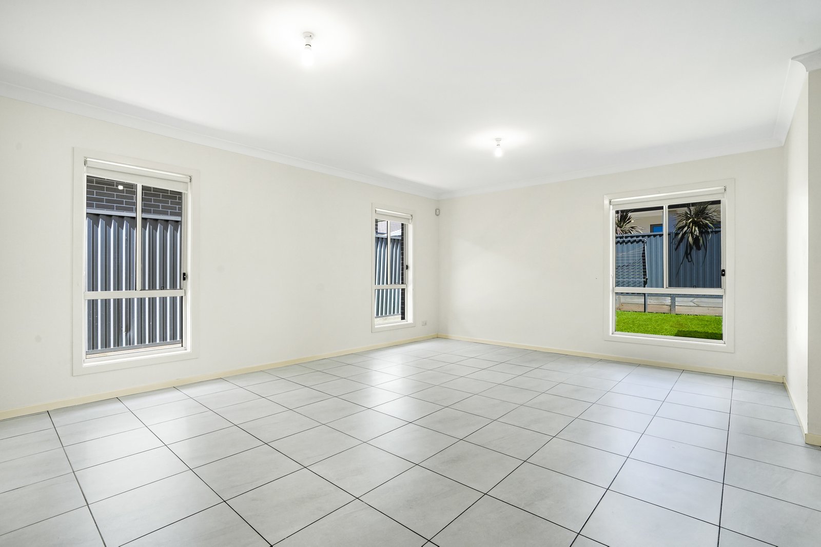 69 Sinclair Parade Jordan Springs 4