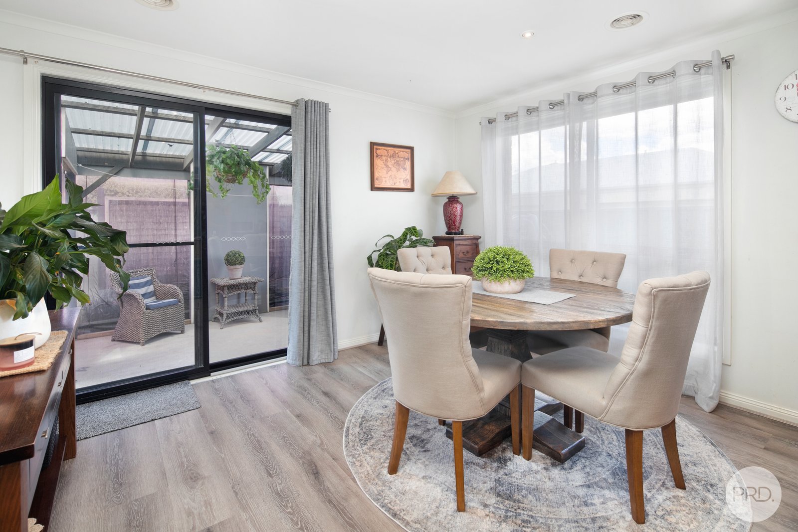 69 Stirling Drive LAKE GARDENS 9